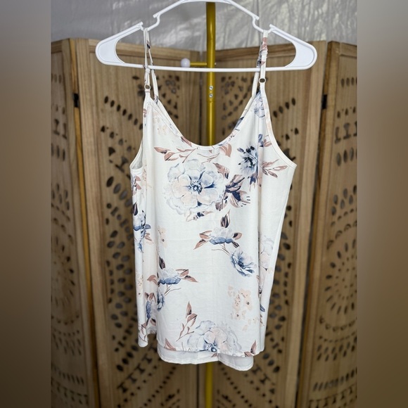 Floral Button-Down Top - Picture 2 of 3